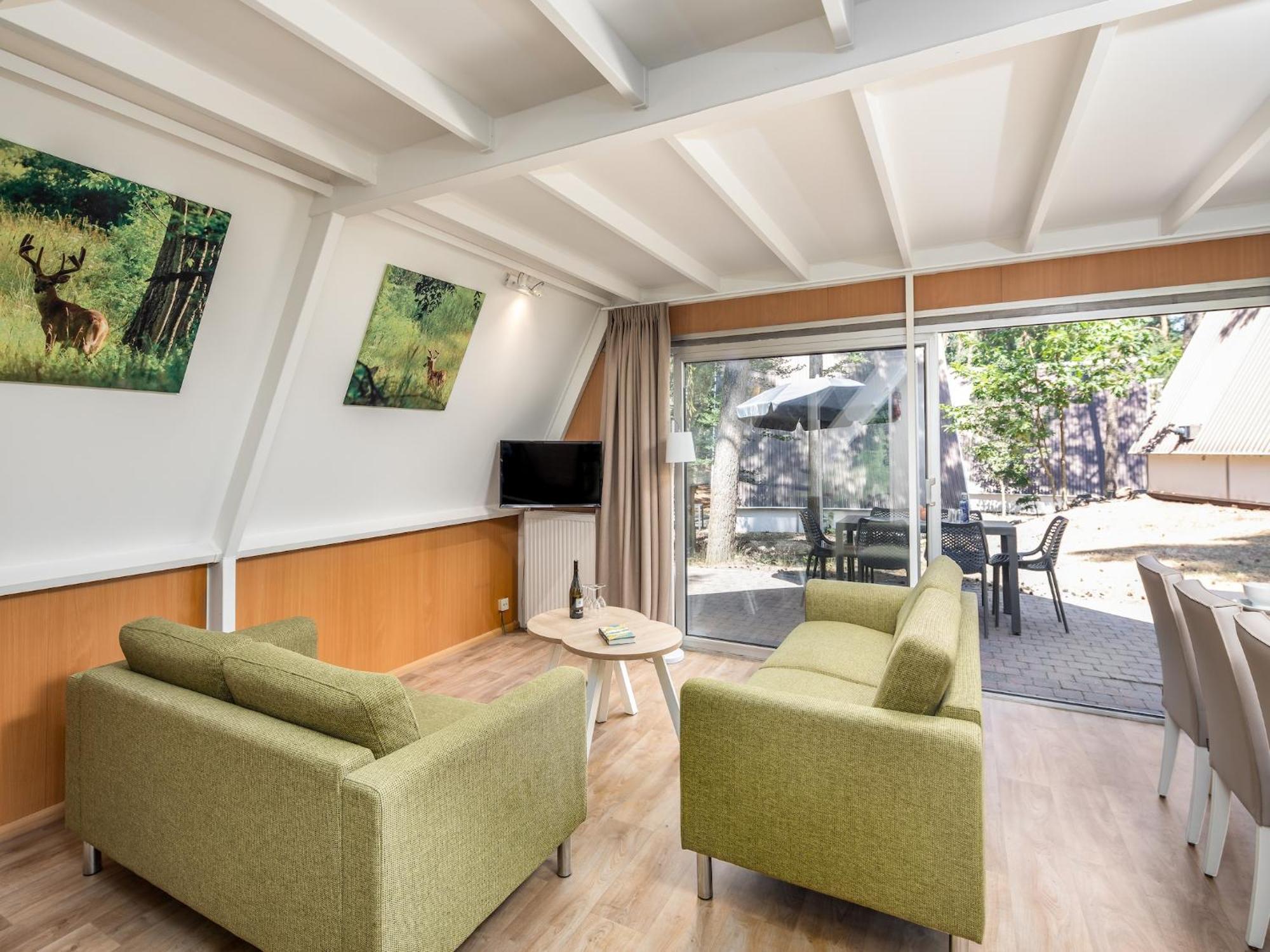 Restyled Bungalow With Dishwasher, In Natural Surroundings 미를로 외부 사진